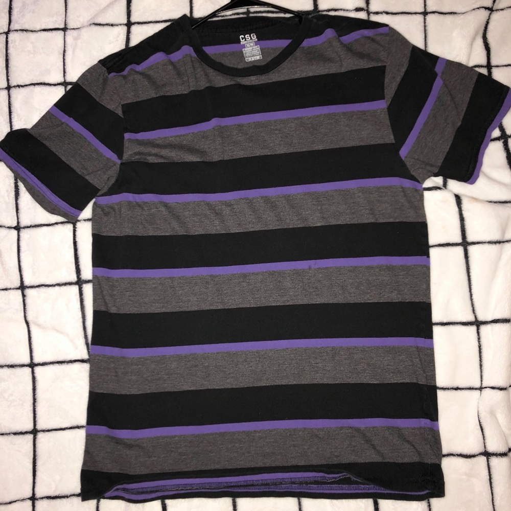 Men’s striped gray and purple t-shirt XL